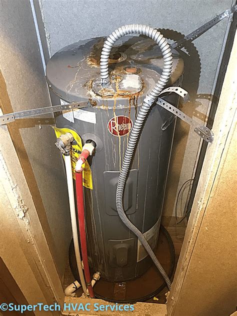 Water Heater Leak on Top: Common Causes and Quick Fixes。